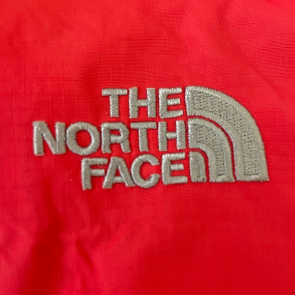 The North Face Pink Rain Jacket Small, Hooded, Waterproof, Wind Protection - Picture 2 of 9